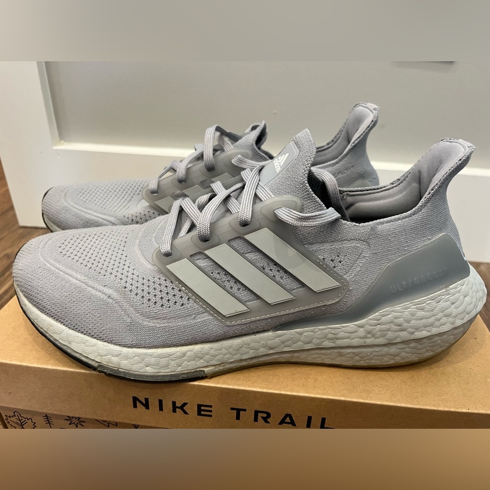 Men's Adidas UltraBoost 21 Size 11